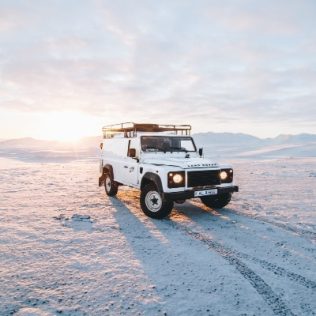 Guide to Drive in Winter and Snow in Iceland